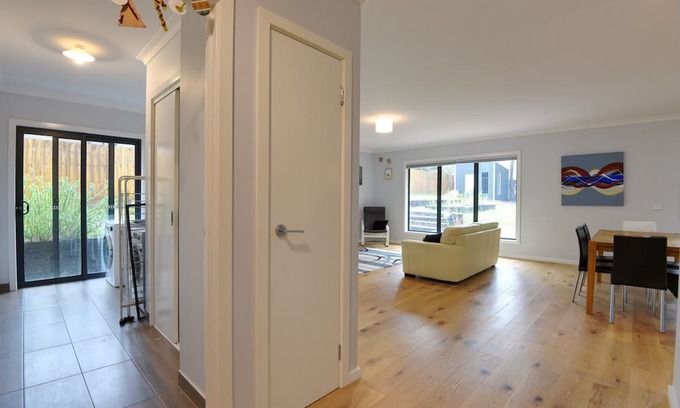 Mount Helen House | Spacious Family Escape close to Federation Uni & Buninyong