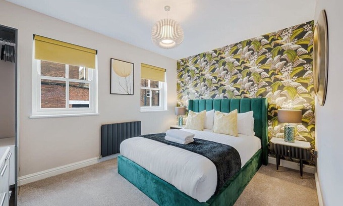 Hope Street House | Host & Stay | The Pilgrim Coach House II