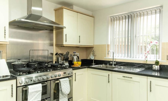 Birmingham House | Luxury Executive Home in Birmingham