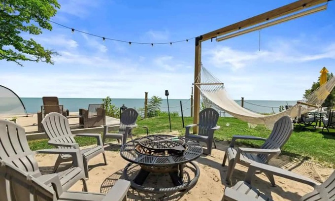 Kenosha House | Carthage Lakehouse