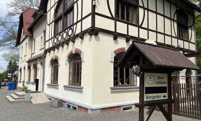 Lichtenstein House | Parkschlösschen Lichtenstein
