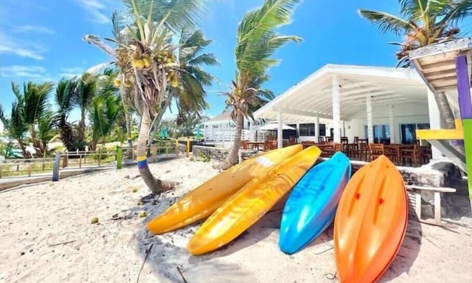 Jimmy Hill Apartment | Crab suite Ocean Front Exuma Palms Resort!