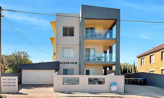 Adelaide Apartment | Iconic Largs Bay Foreshore Holiday Apartment - Beach Days & Sunsets!