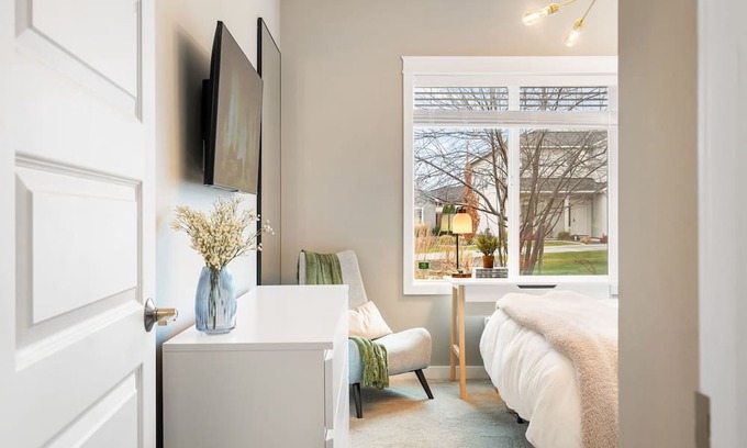 Tri-Cities House | Private Guest Suite w/ Private Entrance in Tri-Cities - THE STAY