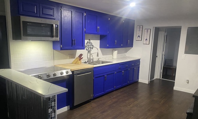 Lewiston House | The Executive Red House - Sleeps 10