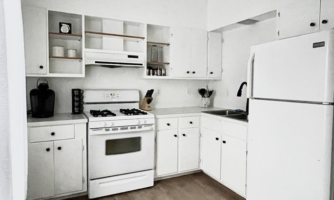 Warren Apartment | Spacious 2 bedroom apartment