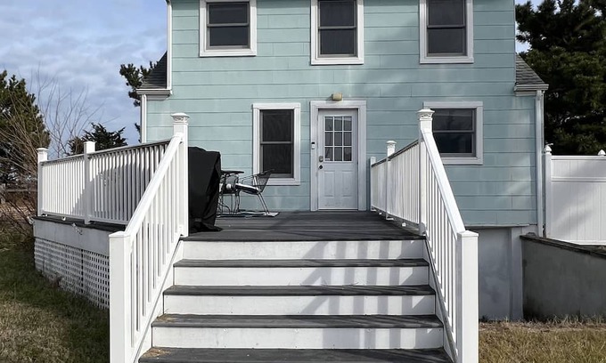 Slaughter Beach House | Beachfront Cottage with detached screened porch with stunning beach views.