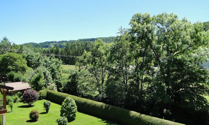 Foncine-le-Haut Apartment | Gîte 1804 montagnes du jura avec spa et sauna 3*
