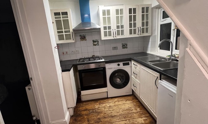 Wealdstone Apartment | 1 bedroom harrow view