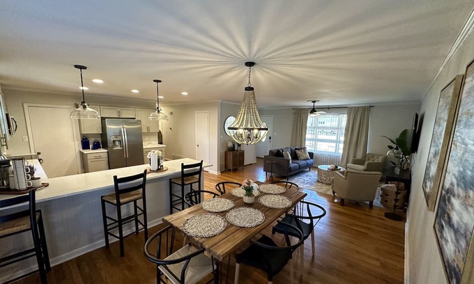 Northeast Raleigh House | Luxurious-Stylish Modern Home Close to Downtown Raleigh!