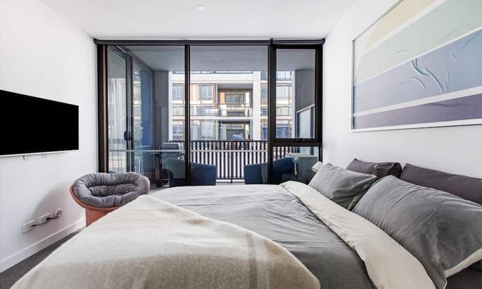 Flemington Apartment | The Ascot Edgy Urban Flair in Flemington