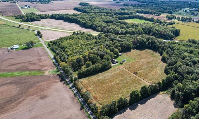 Flora House | Stay and Hunt on 25 acres