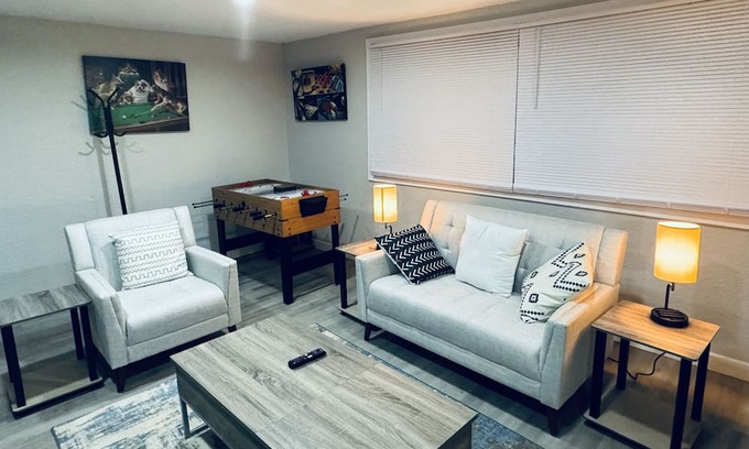 Muncie House | Cozy home with easy access to Ball State, IU Memorial, and all local attractions