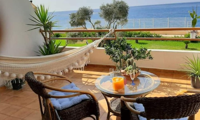 Byblos Apartment | Silvia's Studio de Plage Romantique de Byblos