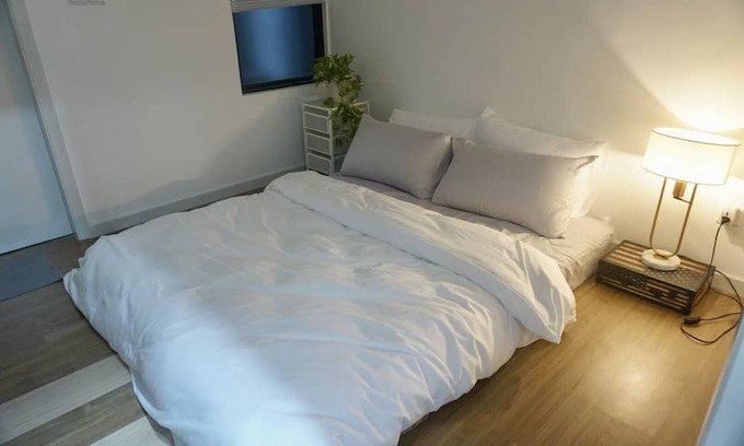 Cheras Apartment | Boho retreat 1-min walk to MRT Station - Female only