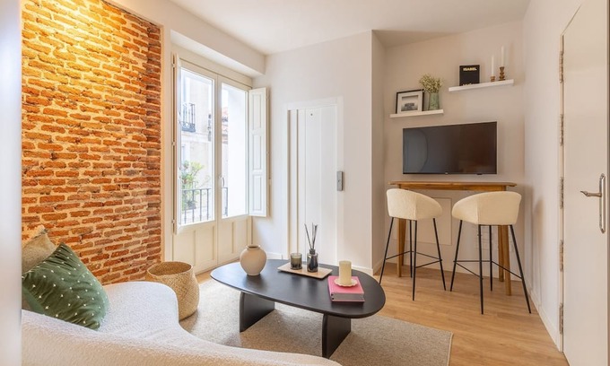 Embajadores Apartment | Acogedor apartamento para 2 ( Anton Martin II )