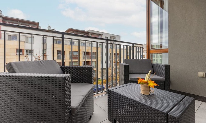 Wilanow Apartment | Sarmacka Apartment Warsaw by Renters