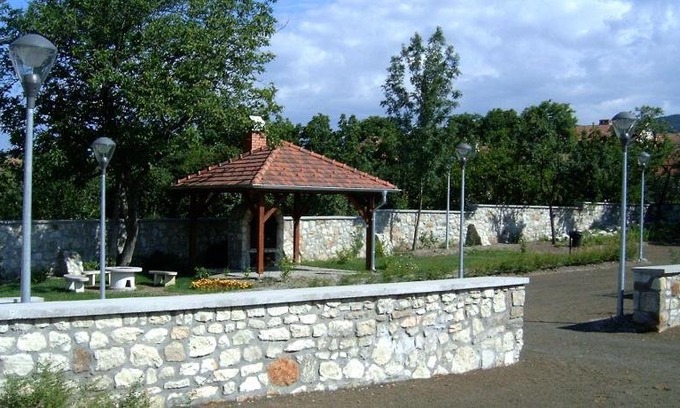 Tallya House | Trifecta Udvarház