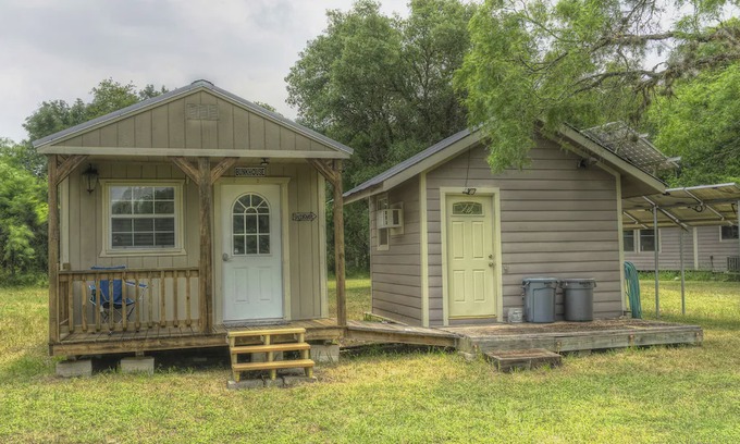 Utopia Cabin | Utopia Bunkhouse