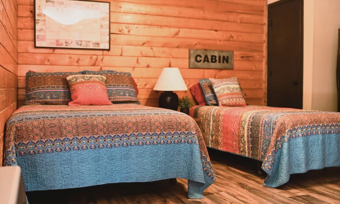 Uncertain Cabin | Swamp Life #1