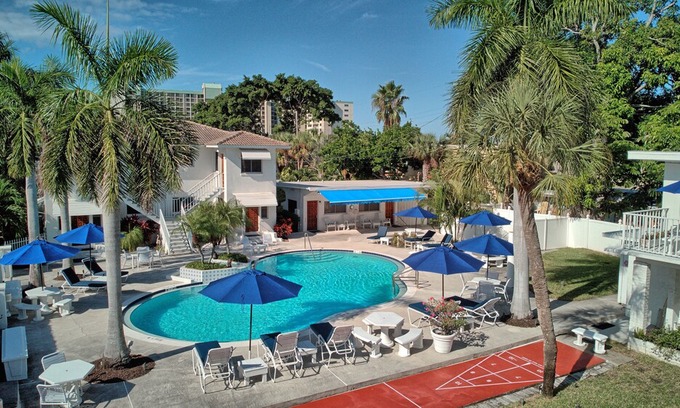 St. Pete Beach Hotel | Gulfside Resort Unit 4