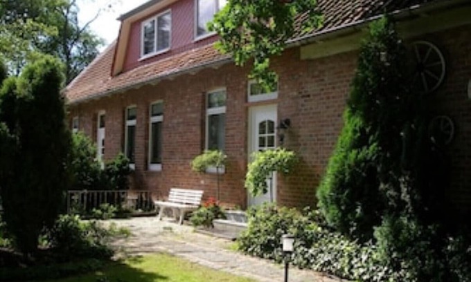 Schneeheide House | Idyllically situated small farm with horse breeding