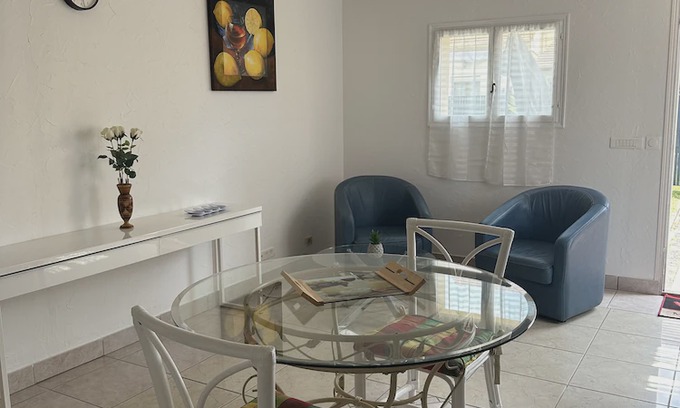 Balloy Apartment | The art of living combined with calm