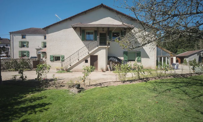 Dombasle-devant-Darney Apartment | Charming flat with barbecue