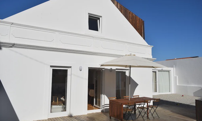 Trafaria House | Fisherman's House - a boat ride from Lisbon