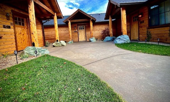 Grants Pass House | Cedar Mountain - Suite C