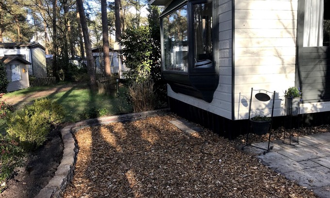 IJhorst Apartment | Cozy chalet on family campsite De Vossenburcht with swimming pool and forest at 100m