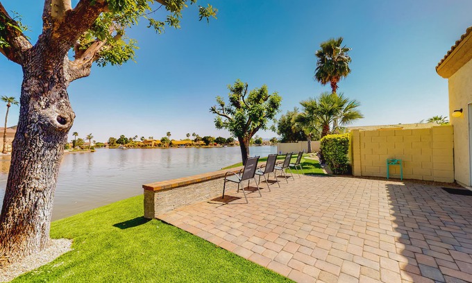 Garden Lakes House | Lake in the Desert