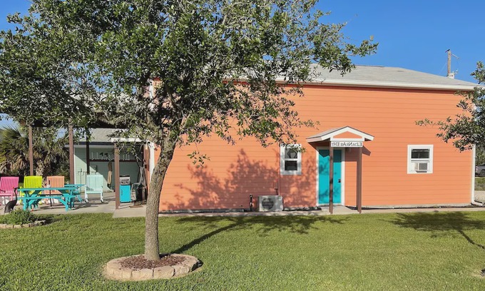 Port O Connor Apartment | The Barnacle-Perfect for the Fishermen.