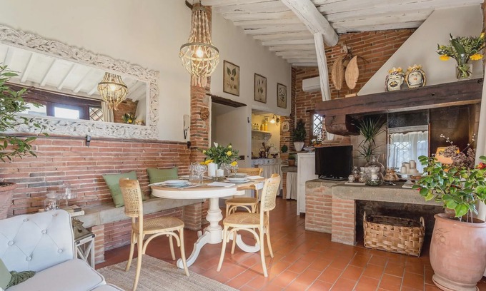Uzzano Villa | Rosyabate Cottage, with Private Garden and views between Lucca and Pistoia