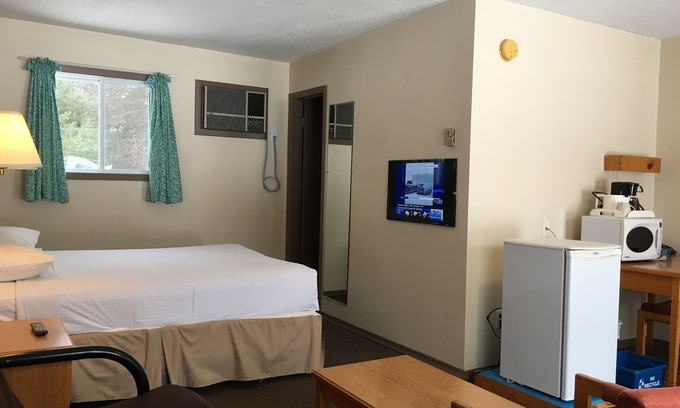 Machar Hotel | Algonquin Motel