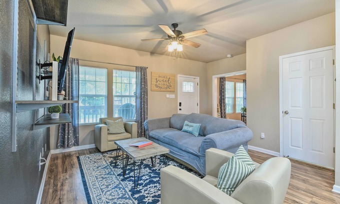 Highland Park House | Charming San Antonio Home about 4 Mi to Downtown