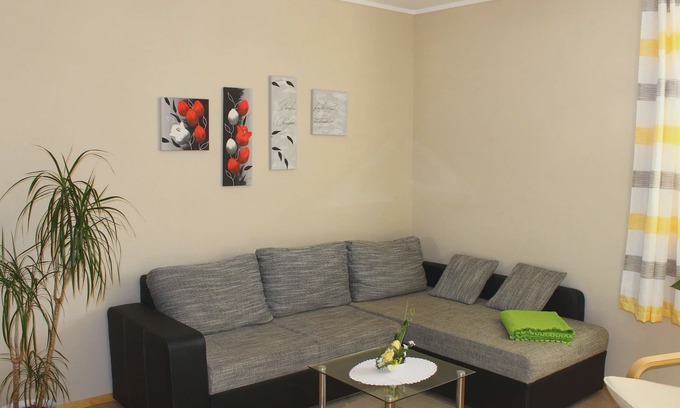 Weißig Apartment | Modern Apartment in Weissig Saxony With Garden