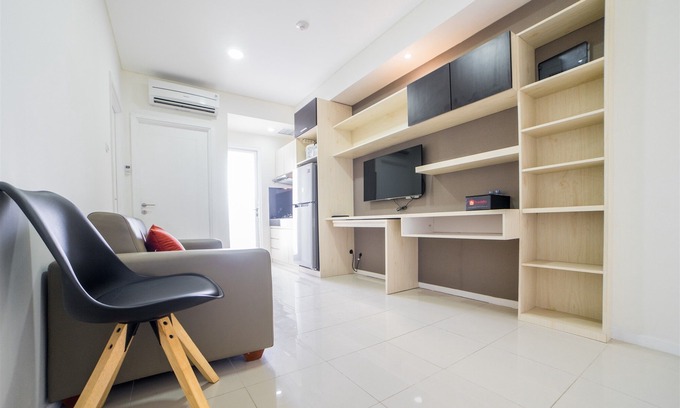 Hegarmanah Apartment | Homey 2BR Apartment at Parahyangan Residence near Parahyangan University By Travelio