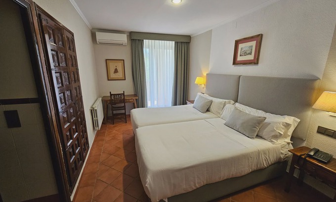 Nuevalos Hotel | Monasterio De Piedra