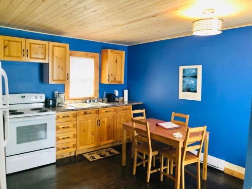 Saint Lunaire-Griquet Bed & Breakfast | Valhalla near L'Anse aux Meadows