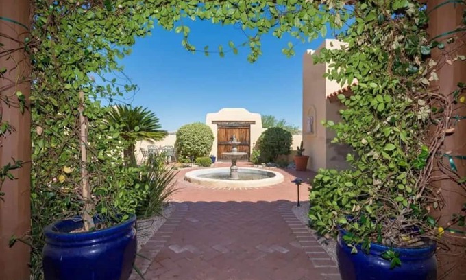 Montana Vista House | Green Valley, Gorgeous Mtn Views, Private pool