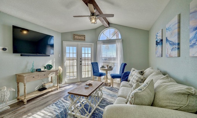 Corpus Christi Condo | Ocean Views - Lake Front Condo walking distance to the Beach!