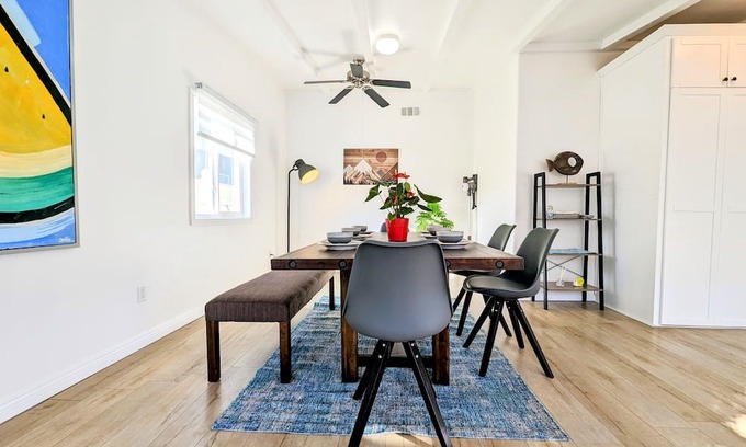 Monrovia House | Charming 2B1B w/EV Tesla on Rt 66 near City of Hope and Everything
