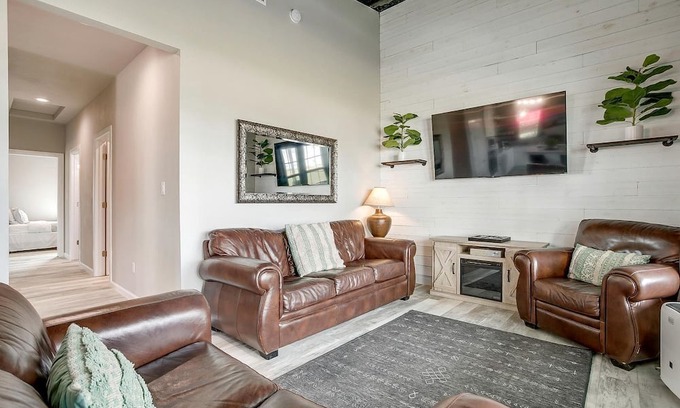 Lake Bridgeport Cabin | Unique Barn by the Lake in Bridgeport, Texas