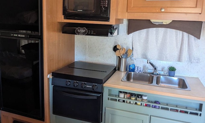 Tortolita House | Tranquil RV with AC in sunny Tucson