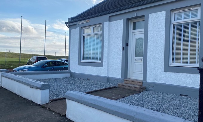 Saltcoats Cottage | Woodside Bunglaow - Stay by the Sea