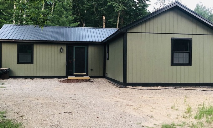 Rapid City House | Charming New 2-bedroom house that’s close to it all