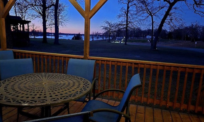 Quitman Cabin | Beautiful Rustic Wooden Cabin in Quitman, Mississippi