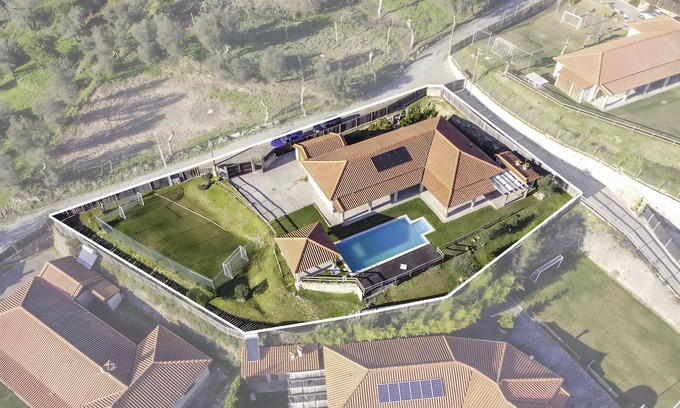 Celorico de Basto House | Casa de Basto – House in Gémeos