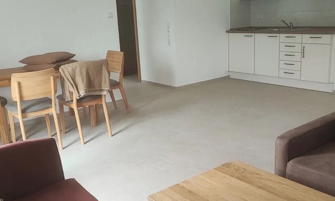 Weissenstein Apartment | Apartment in A Hotel 'Einhorn' with Mountain View, Shared Terrace and Wi-Fi